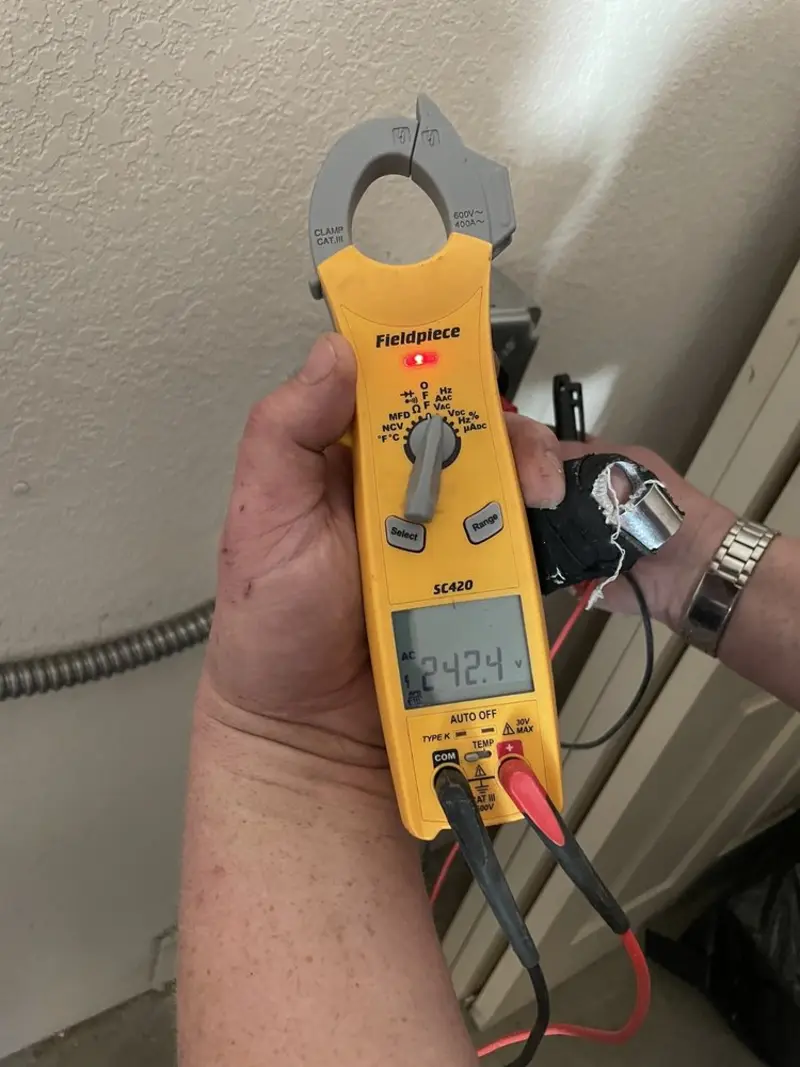 Voltage testing with clamp meter during Generator Installation in Gamewell